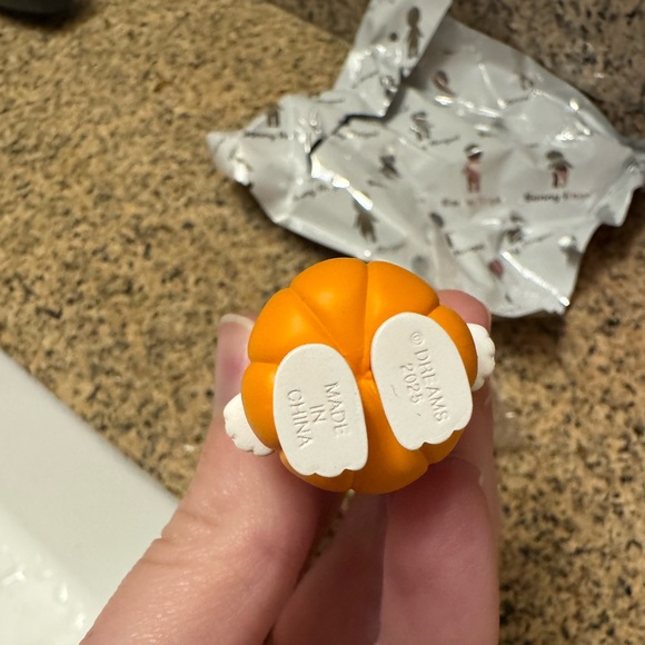 Sonny Angel Pumpkin Patch Robby - Picture 3 of 3